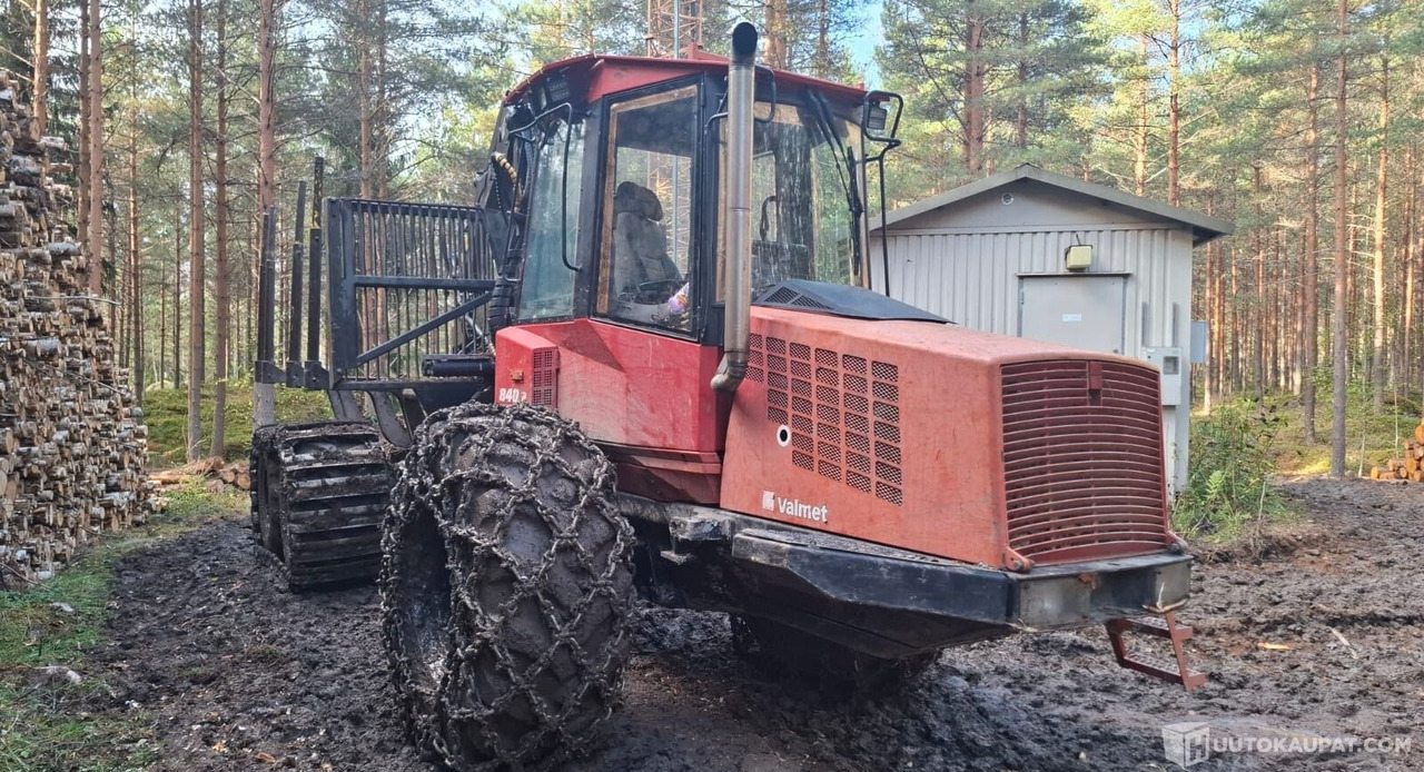 Valmet 840.2, 2005, Diesel, 21 400 h Metsäkone, Leppävirta - Maquinaria forestal: foto 1 Valmet 840.2, 2005, Diesel, 21 400 h Metsäkone, Leppävirta - Maquinaria forestal: foto 1