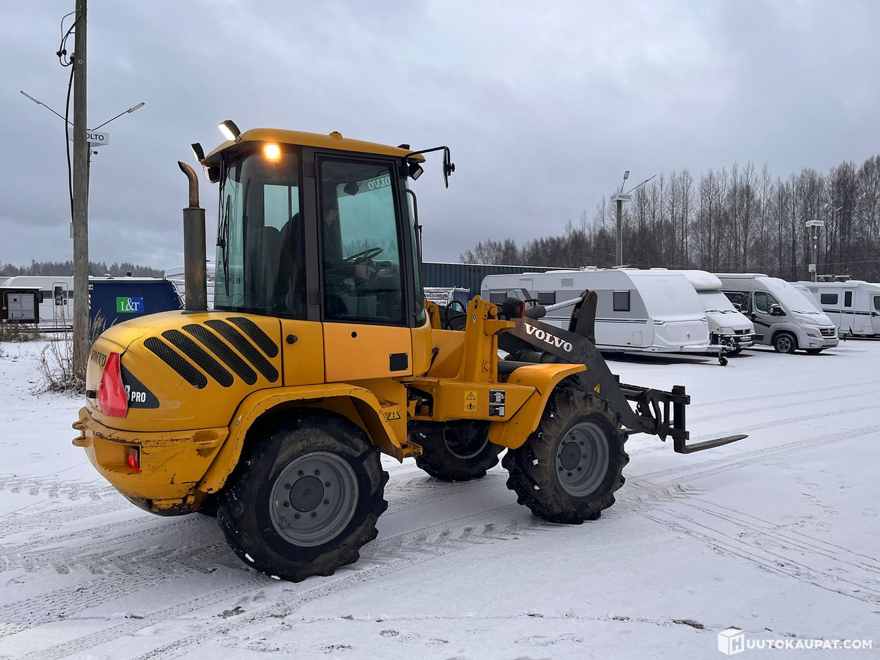 Volvo L35B Pro, pyöräkuormaaja avattavalla kauhalla ja piikeillä, 2005, Vihti - Otros maquinaria: foto 5 Volvo L35B Pro, pyöräkuormaaja avattavalla kauhalla ja piikeillä, 2005, Vihti - Otros maquinaria: foto 5