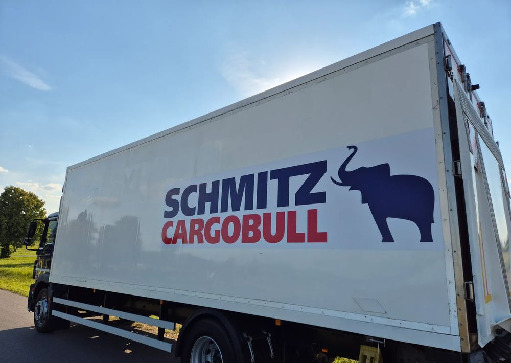 MAN TGM 18.250 Carrier 1950 D/E z Holandii / TOP STAN / 7.5m / 18 palet / winda + drzwi boczne / OKAZJA - Camión frigorífico: foto 4 MAN TGM 18.250 Carrier 1950 D/E z Holandii / TOP STAN / 7.5m / 18 palet / winda + drzwi boczne / OKAZJA - Camión frigorífico: foto 4