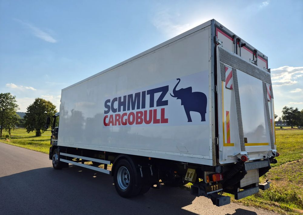 MAN TGM 18.250 Carrier 1950 D/E z Holandii / TOP STAN / 7.5m / 18 palet / winda + drzwi boczne / OKAZJA - Camión frigorífico: foto 2 MAN TGM 18.250 Carrier 1950 D/E z Holandii / TOP STAN / 7.5m / 18 palet / winda + drzwi boczne / OKAZJA - Camión frigorífico: foto 2