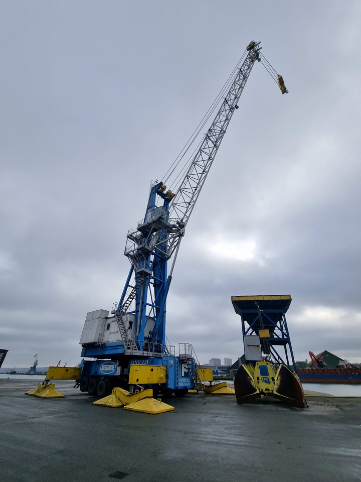 Fantuzzi MHC 130 - Equipo portuario: foto 2 Fantuzzi MHC 130 - Equipo portuario: foto 2