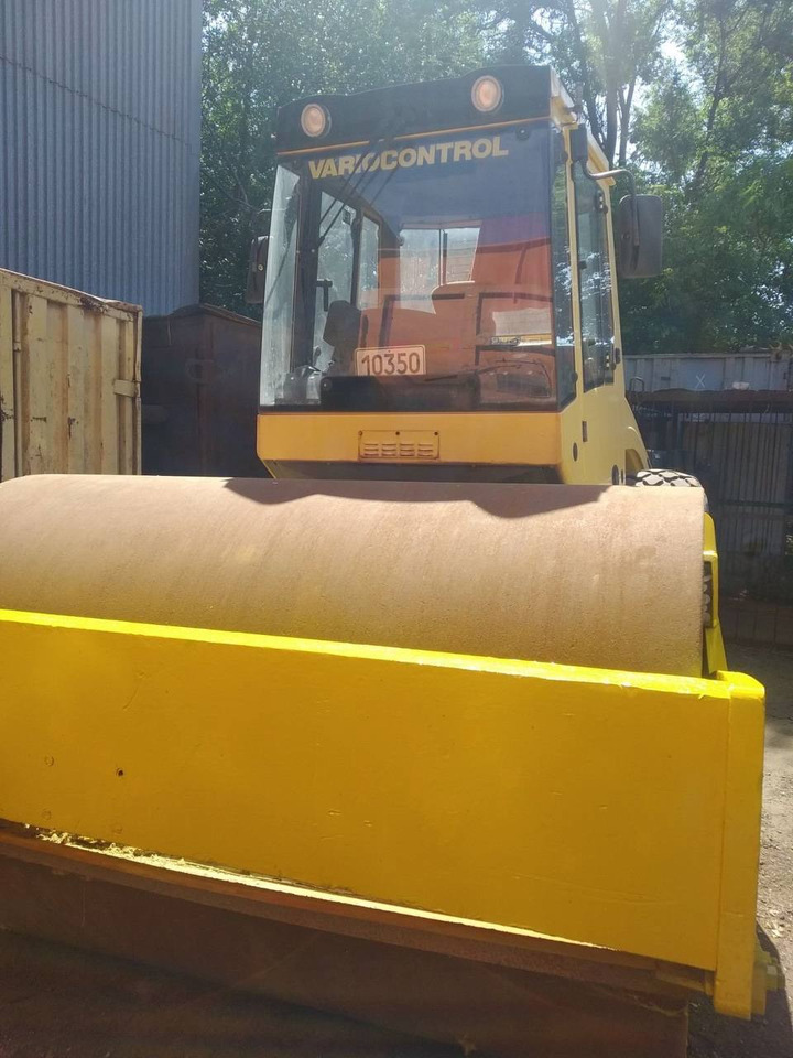 BOMAG BW 213 DH-4 - Compactador: foto 2 BOMAG BW 213 DH-4 - Compactador: foto 2
