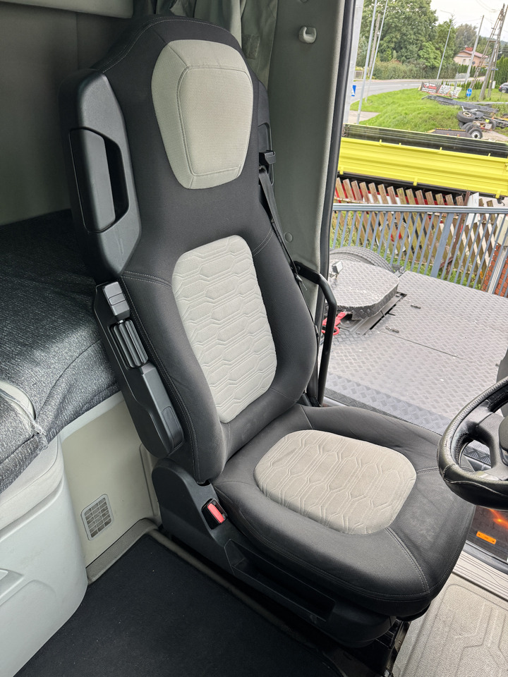 Ford F-Max 500 - Cabina e interior: foto 1 Ford F-Max 500 - Cabina e interior: foto 1