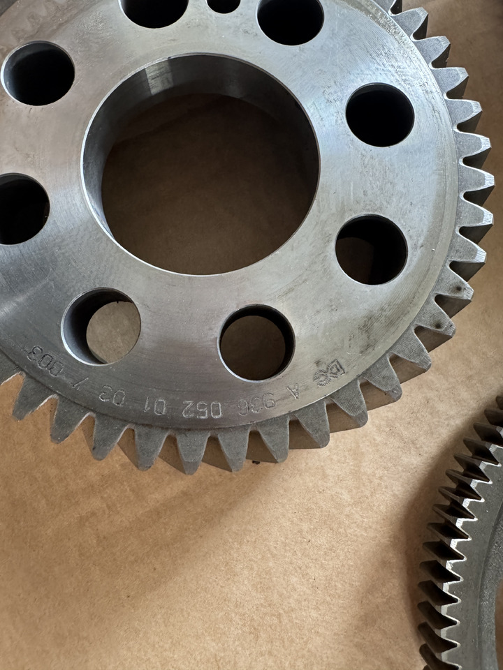 Mercedes-Benz Atego III E6 OM934LA Mercedes-Benz Atego III E6 - Árbol de levas para Camión: foto 4 Mercedes-Benz Atego III E6 OM934LA Mercedes-Benz Atego III E6 - Árbol de levas para Camión: foto 4