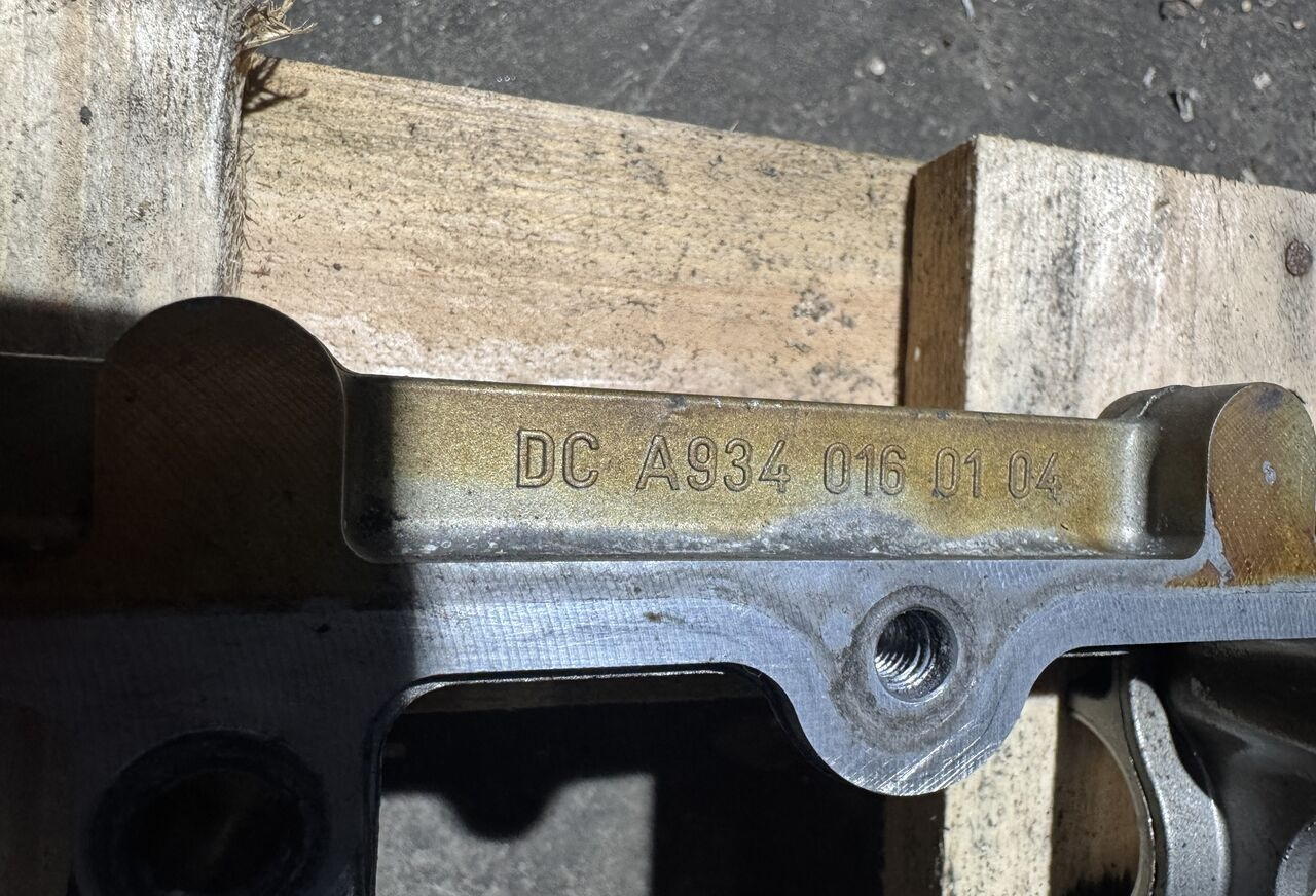 Obudowa Nadstawka Głowicy Klawiatura Mercedes Atego Euro 6 Mercedes-Benz Atego III E6 A9340160104 Mercedes-Benz Atego III E6 - Motor y piezas para Camión: foto 5 Obudowa Nadstawka Głowicy Klawiatura Mercedes Atego Euro 6 Mercedes-Benz Atego III E6 A9340160104 Mercedes-Benz Atego III E6 - Motor y piezas para Camión: foto 5