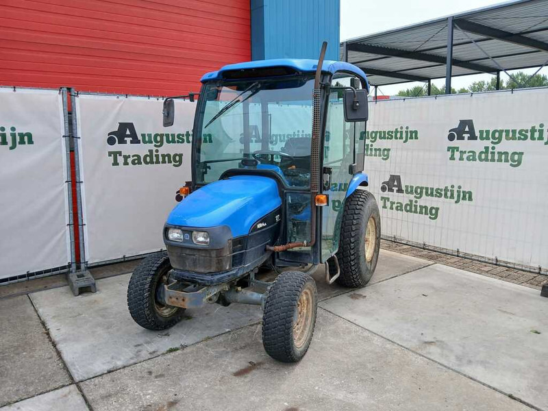 New Holland TC 27 - Tractor: foto 4 New Holland TC 27 - Tractor: foto 4
