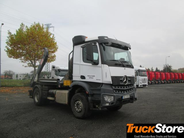 Mercedes-Benz Arocs 1845 LK - Camión portacontenedor de cadenas: foto 5 Mercedes-Benz Arocs 1845 LK - Camión portacontenedor de cadenas: foto 5