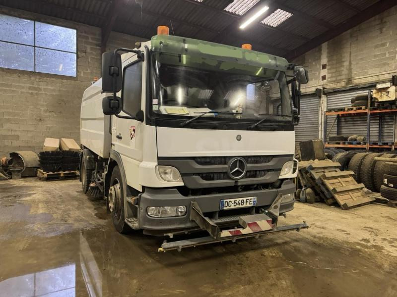 Mercedes Atego 1524 - Barredora vial: foto 1 Mercedes Atego 1524 - Barredora vial: foto 1