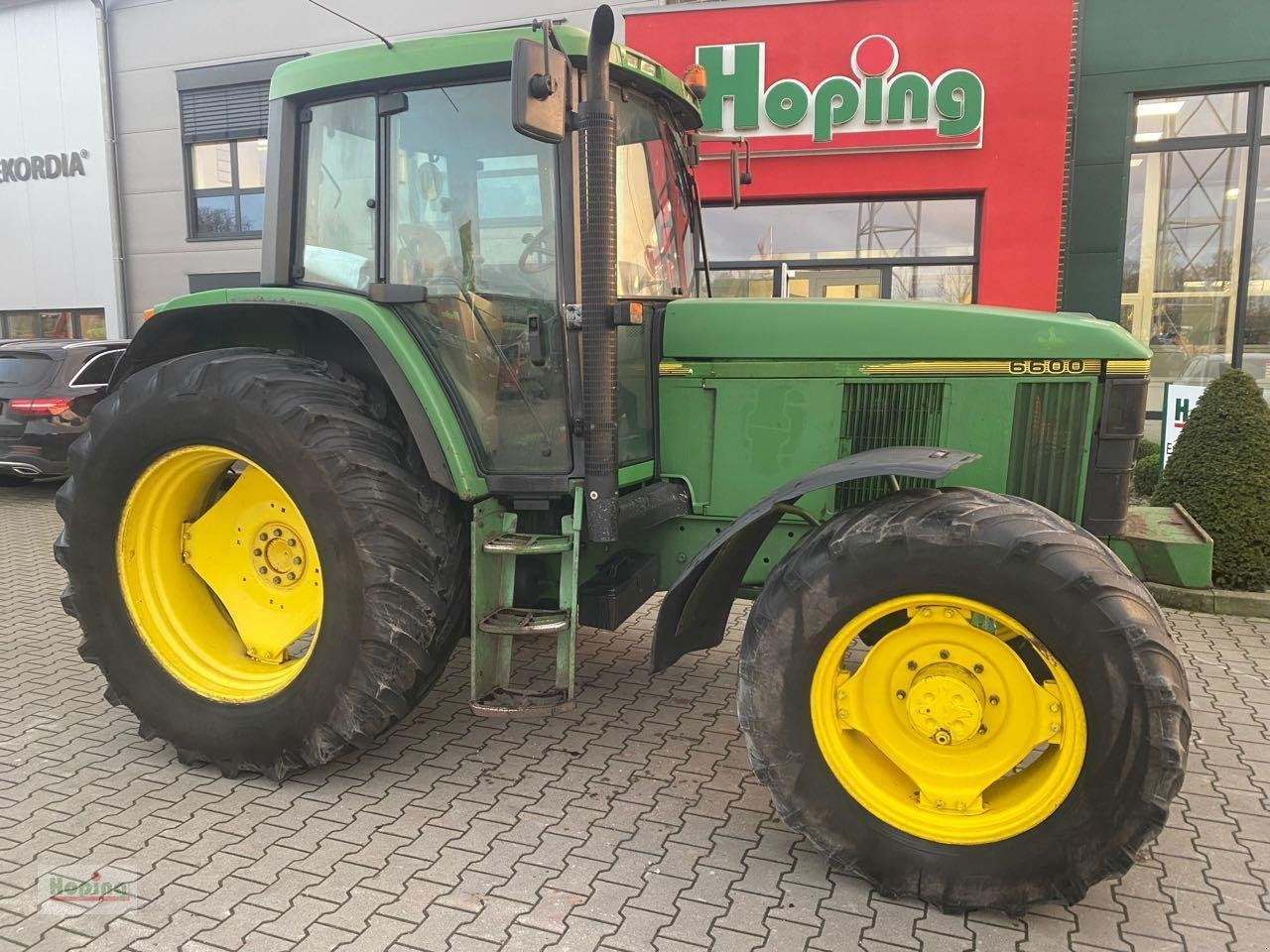 John Deere 6600 - Tractor: foto 1 John Deere 6600 - Tractor: foto 1