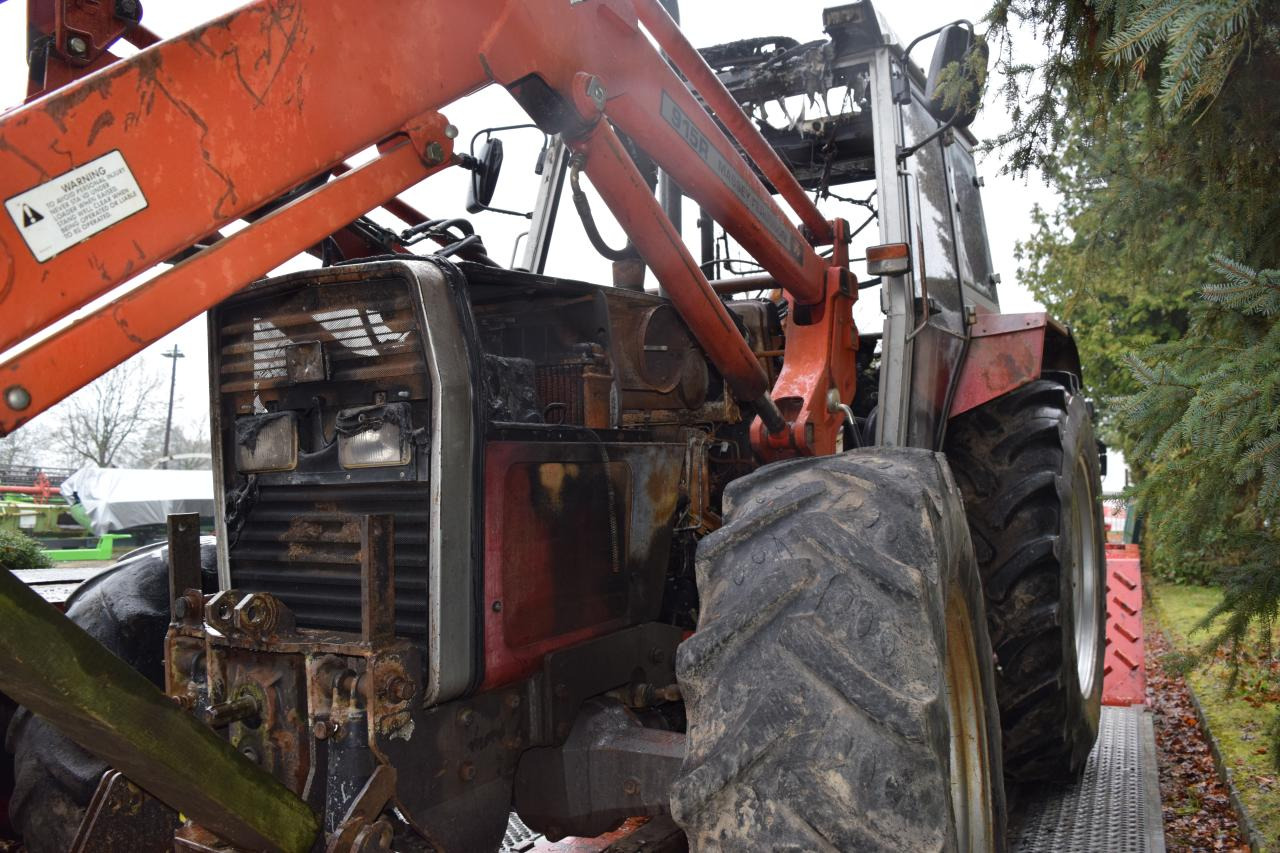 Tractor Massey Ferguson MF 390 T *Brandschaden*: foto 10 Tractor Massey Ferguson MF 390 T *Brandschaden*: foto 10