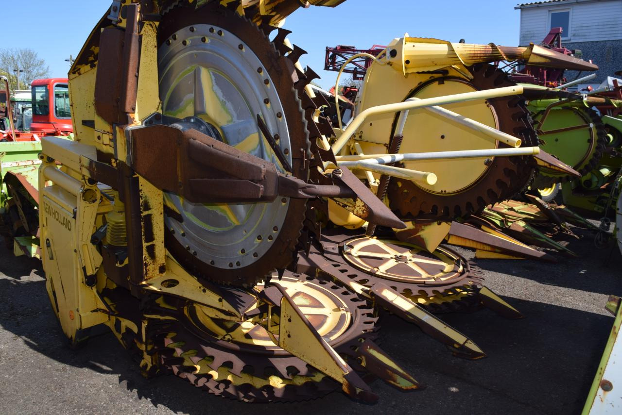 New Holland RI 600 *Maisgebiss* - Cabezal de maíz: foto 1 New Holland RI 600 *Maisgebiss* - Cabezal de maíz: foto 1
