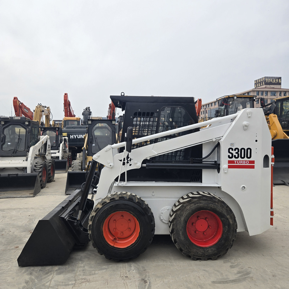 BOBCAT S300 - Minicargadora: foto 1 BOBCAT S300 - Minicargadora: foto 1
