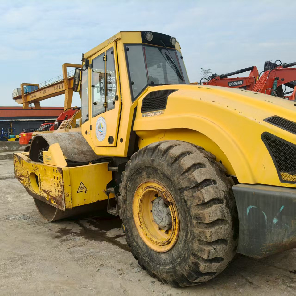 BOMAG BW226DH - Apisonadora de asfalto: foto 2 BOMAG BW226DH - Apisonadora de asfalto: foto 2