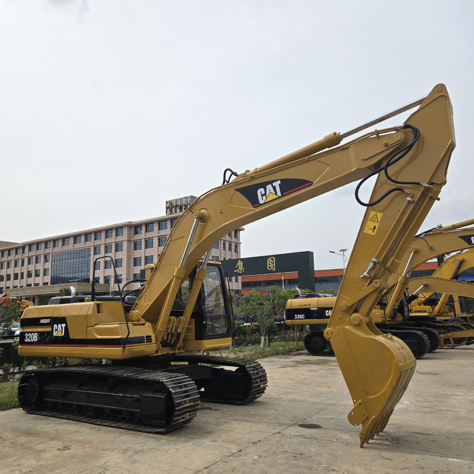CATERPILLAR 320BL - Excavadora de cadenas: foto 3 CATERPILLAR 320BL - Excavadora de cadenas: foto 3