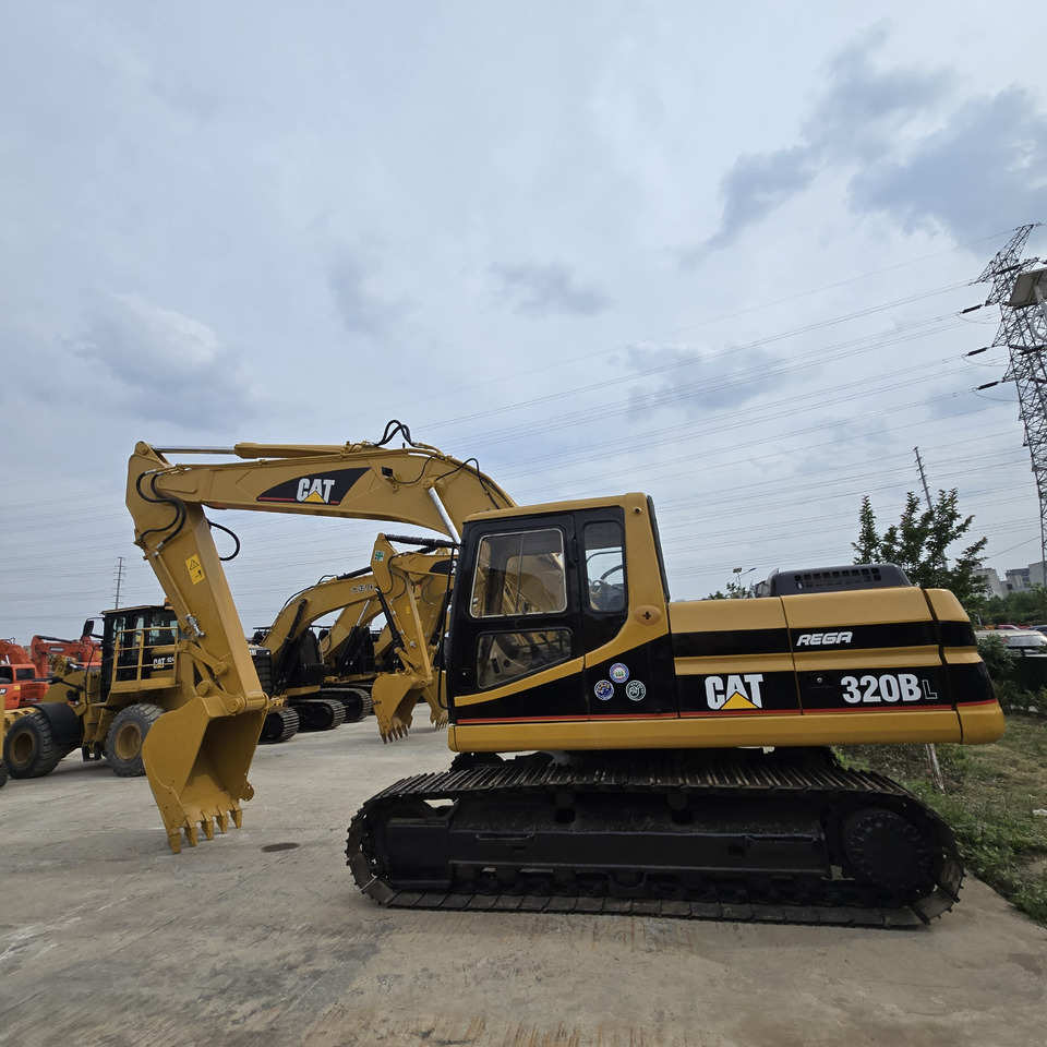 CATERPILLAR 320BL - Excavadora de cadenas: foto 2 CATERPILLAR 320BL - Excavadora de cadenas: foto 2