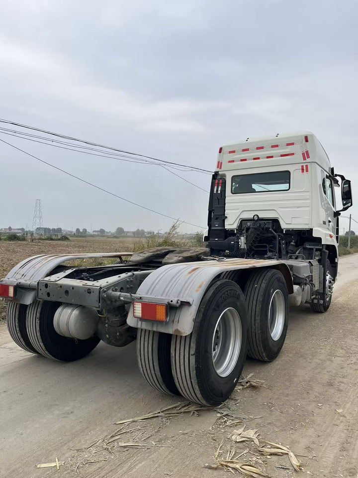 SINOTRUK HOHAN tractor - Cabeza tractora: foto 3 SINOTRUK HOHAN tractor - Cabeza tractora: foto 3