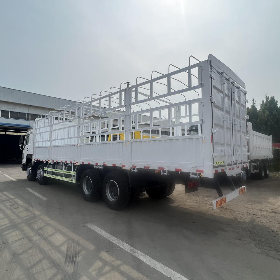 SINOTRUK HOWO 8*4 Fence Truck - Camión: foto 1 SINOTRUK HOWO 8*4 Fence Truck - Camión: foto 1
