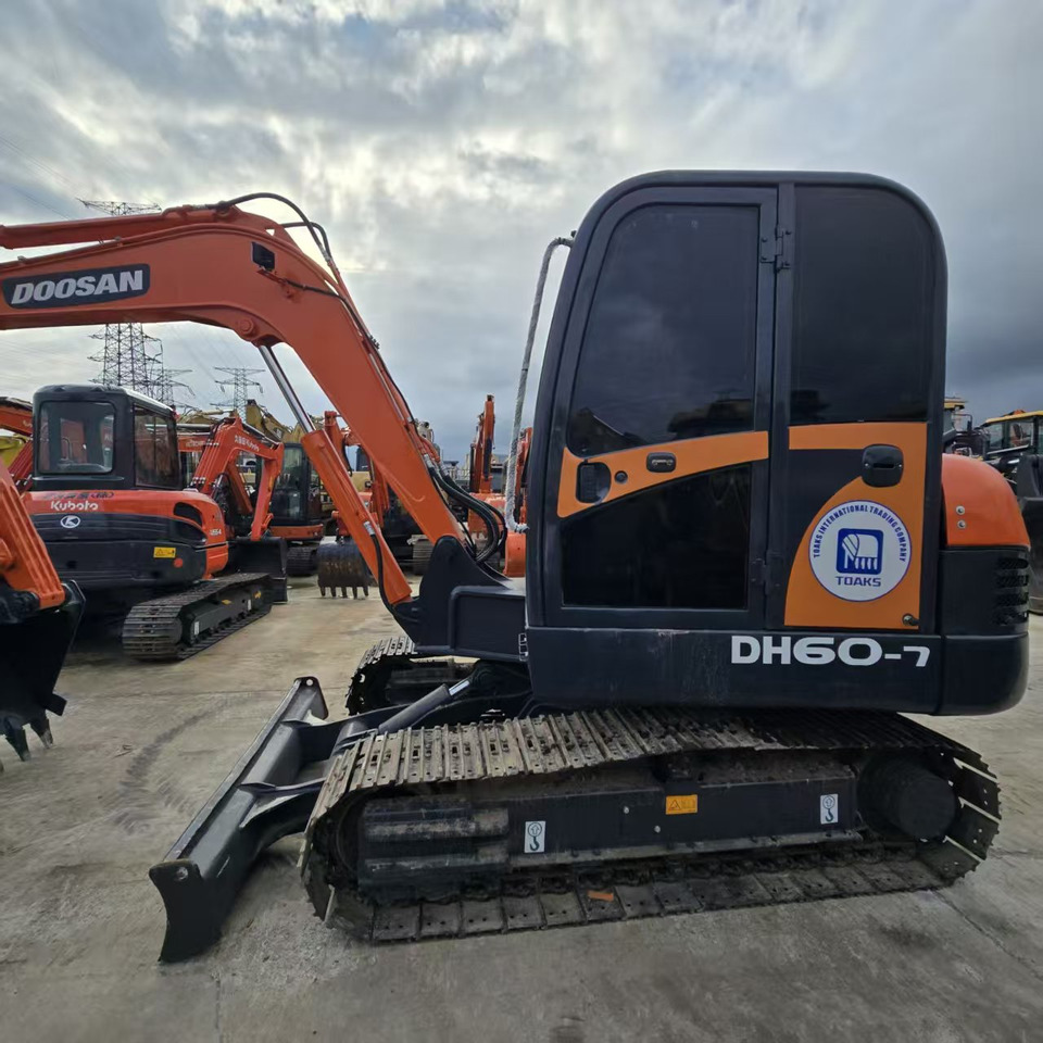 DOOSAN DH60-7 - Miniexcavadora: foto 5 DOOSAN DH60-7 - Miniexcavadora: foto 5