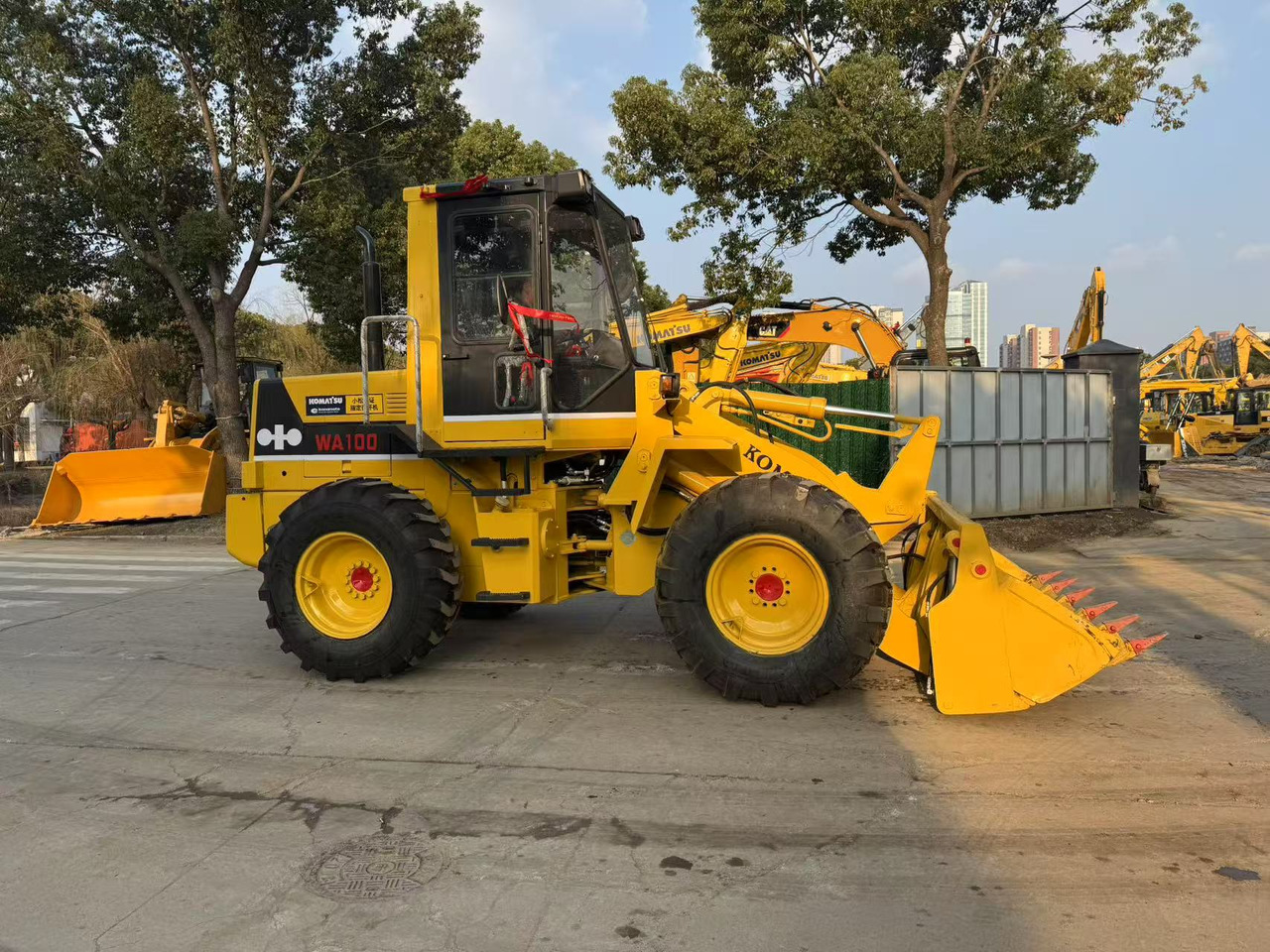 KOMATSU WA100-1 - Cargadora de ruedas: foto 3 KOMATSU WA100-1 - Cargadora de ruedas: foto 3