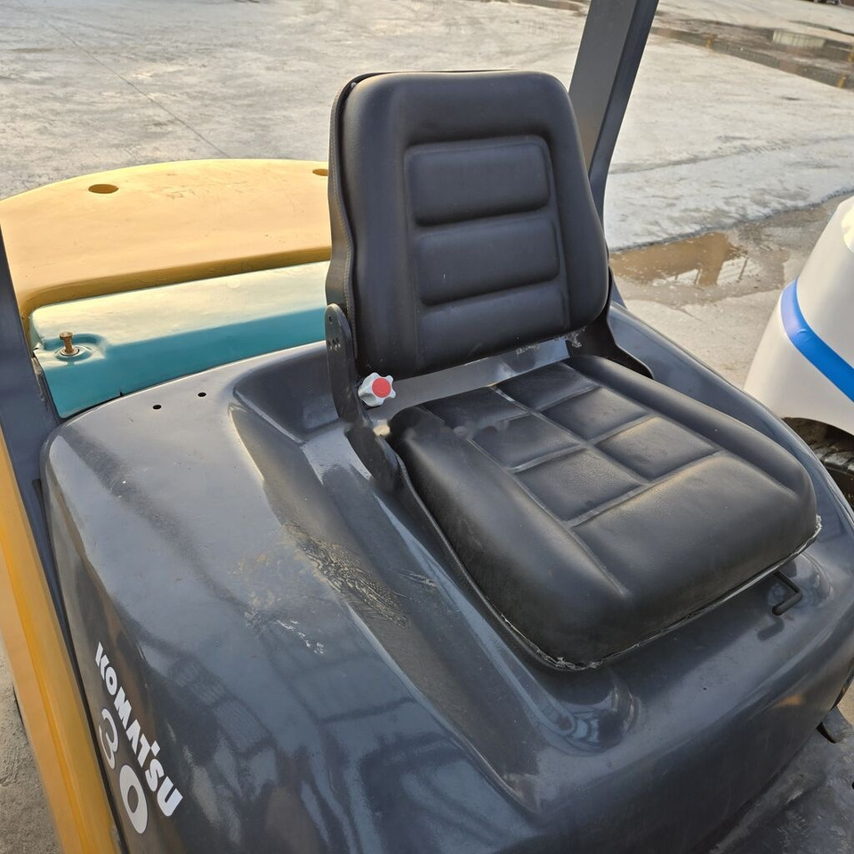 Komatsu FD30 - Carretilla elevadora diésel: foto 2 Komatsu FD30 - Carretilla elevadora diésel: foto 2