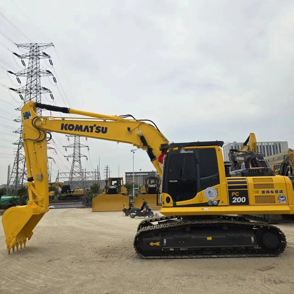 Komatsu PC200-8 - Excavadora de cadenas: foto 3 Komatsu PC200-8 - Excavadora de cadenas: foto 3