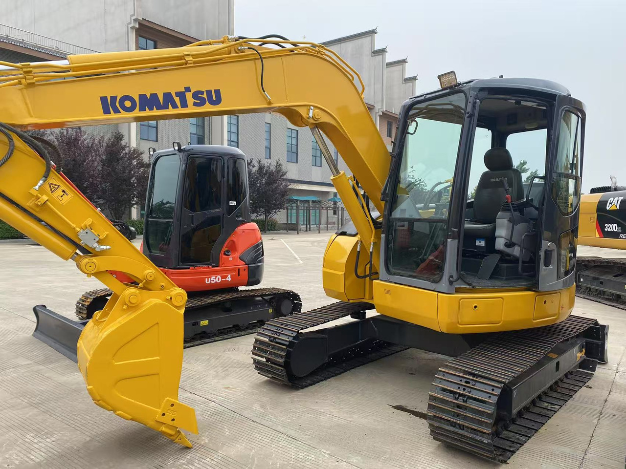 Komatsu PC78US - Miniexcavadora: foto 2 Komatsu PC78US - Miniexcavadora: foto 2