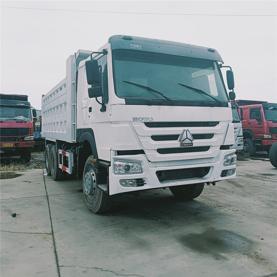 SINOTRUK HOWO 6x4 - Camión volquete: foto 2 SINOTRUK HOWO 6x4 - Camión volquete: foto 2