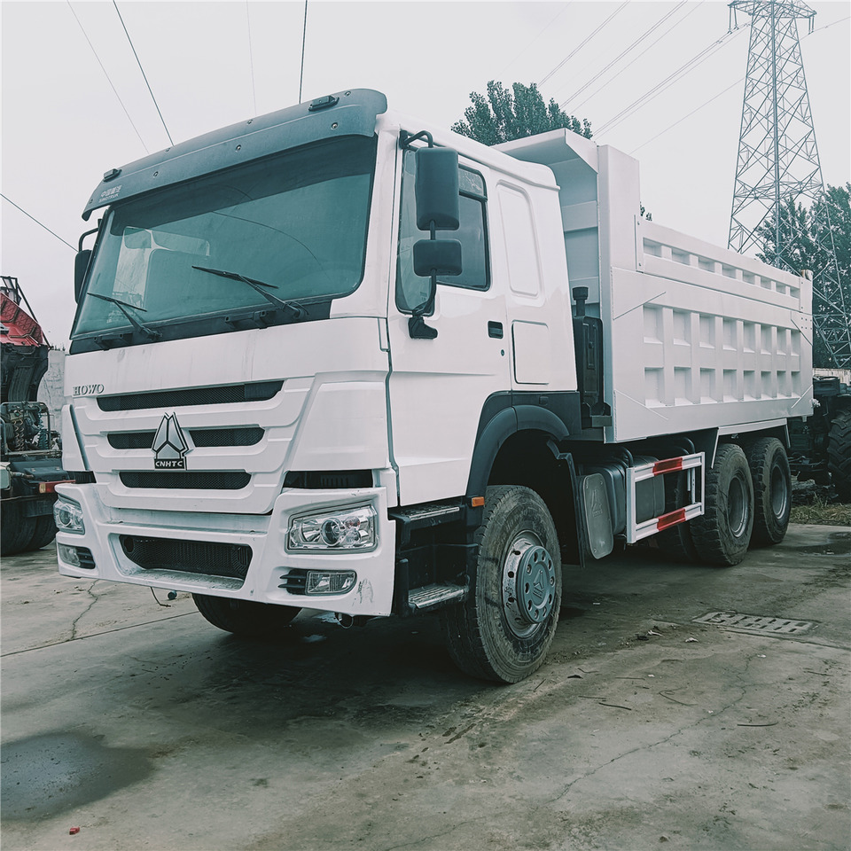 SINOTRUK HOWO 6x4 - Camión volquete: foto 1 SINOTRUK HOWO 6x4 - Camión volquete: foto 1