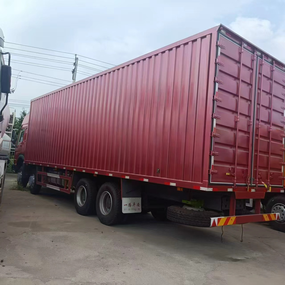 SINOTRUK HOWO - Camión caja cerrada: foto 3 SINOTRUK HOWO - Camión caja cerrada: foto 3