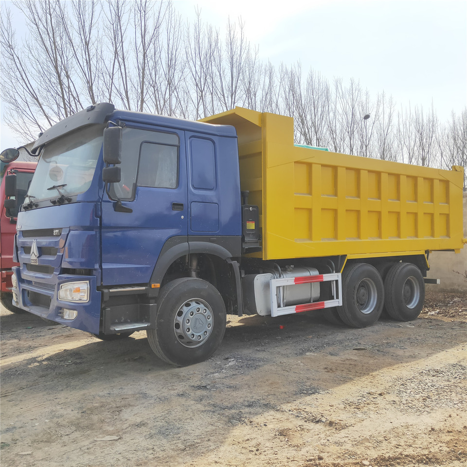 SINOTRUK HOWO - Camión volquete: foto 4 SINOTRUK HOWO - Camión volquete: foto 4