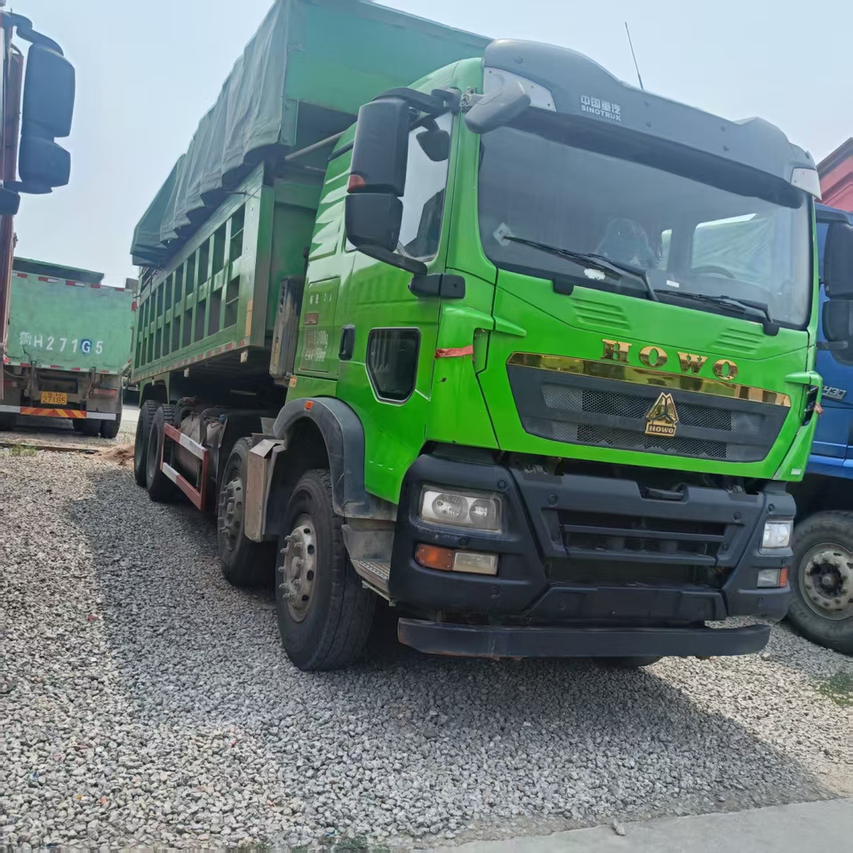 SINOTRUK HOWO - Camión volquete: foto 3 SINOTRUK HOWO - Camión volquete: foto 3