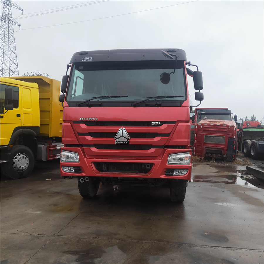 SINOTRUK HOWO - Camión volquete: foto 1 SINOTRUK HOWO - Camión volquete: foto 1
