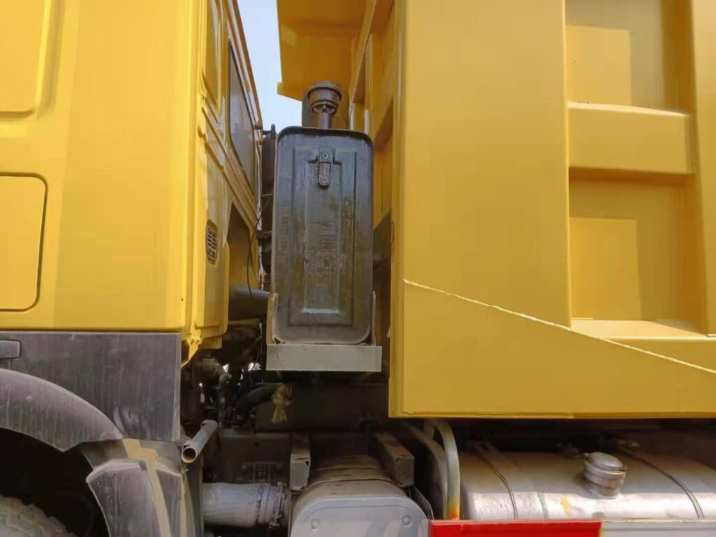 Sinotruk Howo - Camión volquete: foto 5 Sinotruk Howo - Camión volquete: foto 5
