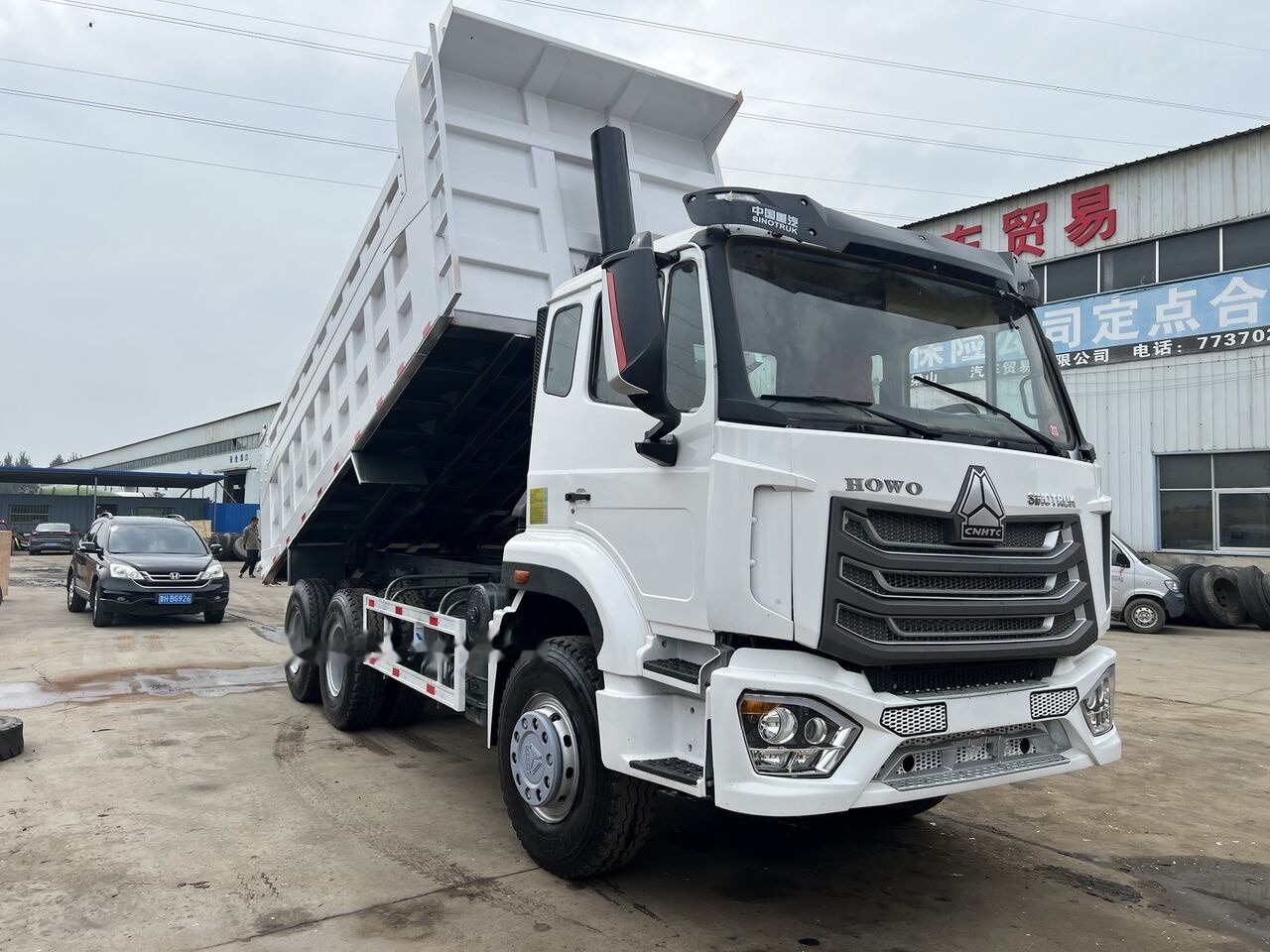 Sinotruk Howo - Camión volquete: foto 4 Sinotruk Howo - Camión volquete: foto 4