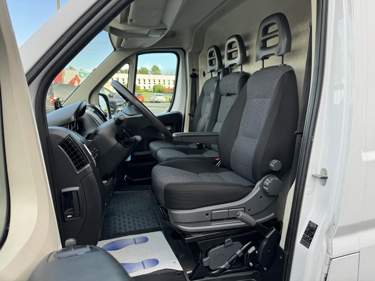 FIAT DUCATO 3T5 L3H2 2.2 HDI 140 CH BUSINESS - Furgón: foto 5 FIAT DUCATO 3T5 L3H2 2.2 HDI 140 CH BUSINESS - Furgón: foto 5