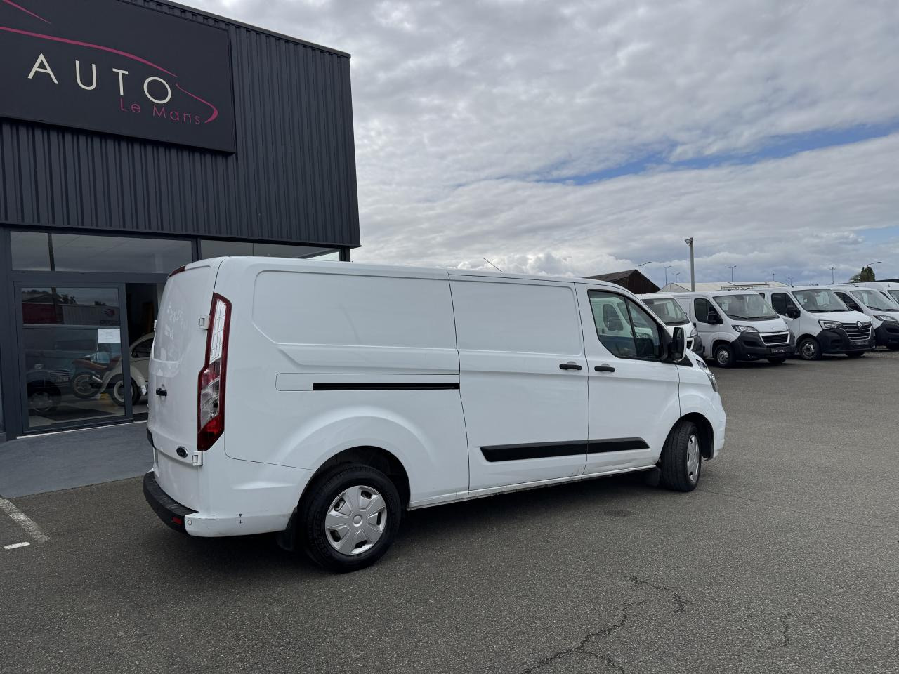 FORD transit custom 300 L2H1 2.0 ECOBLUE 130 HYBRID TREND BUSINESS - Furgón: foto 5 FORD transit custom 300 L2H1 2.0 ECOBLUE 130 HYBRID TREND BUSINESS - Furgón: foto 5