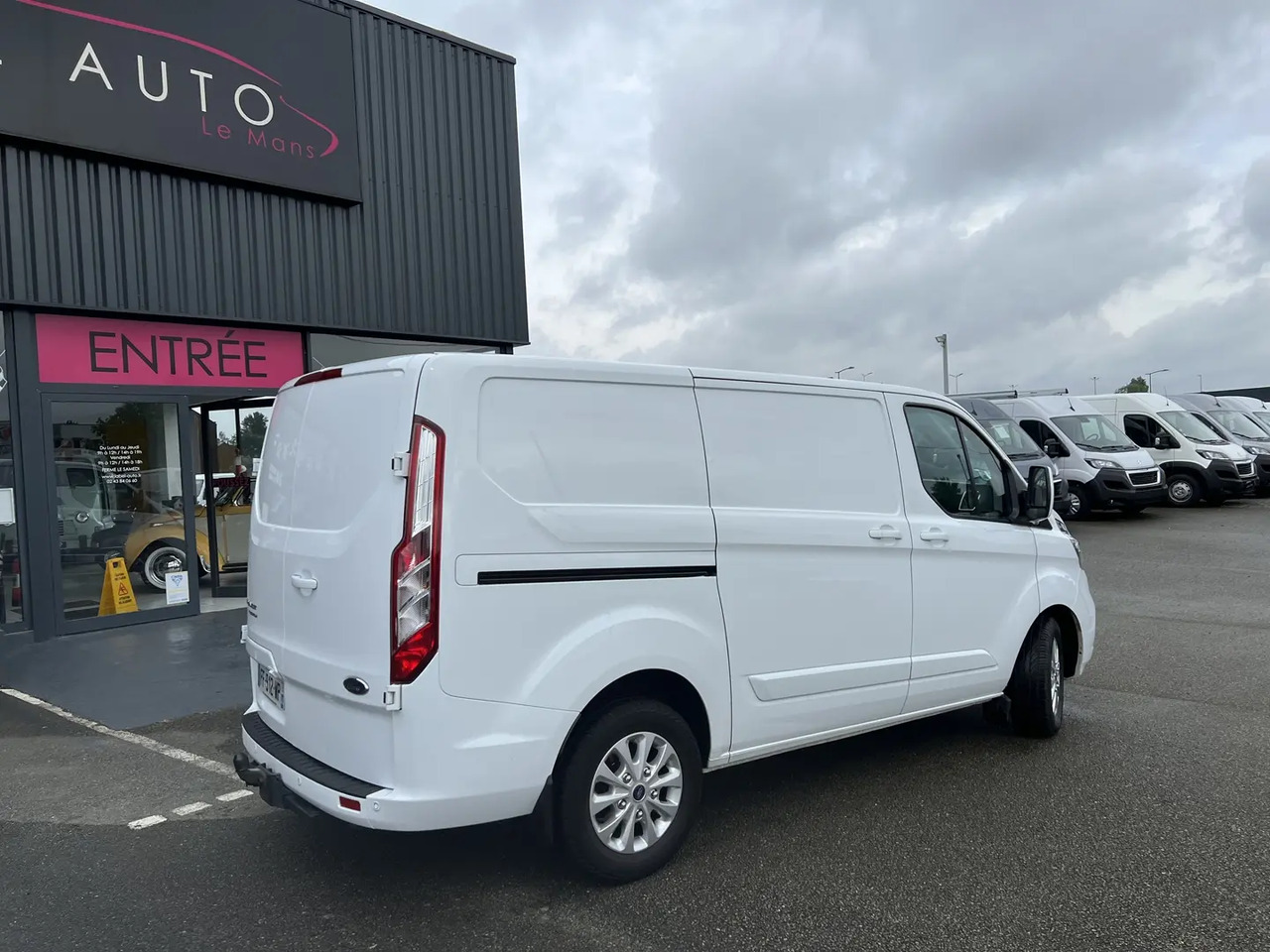 Ford Transit Custom 300 L1H1 2.0 ECOBLUE 130 S&S LIMITED BVA6 - Furgón: foto 4 Ford Transit Custom 300 L1H1 2.0 ECOBLUE 130 S&S LIMITED BVA6 - Furgón: foto 4