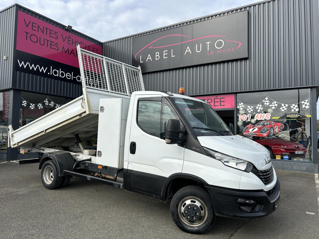 IVECO Daily 35 C 14 S&S (Quad-Leaf) CHASSIS CABINE 2014 35C/35S Chassis cabine 35 C Epmt.3.75 PHASE 3 - Furgoneta basculante: foto 1 IVECO Daily 35 C 14 S&S (Quad-Leaf) CHASSIS CABINE 2014 35C/35S Chassis cabine 35 C Epmt.3.75 PHASE 3 - Furgoneta basculante: foto 1