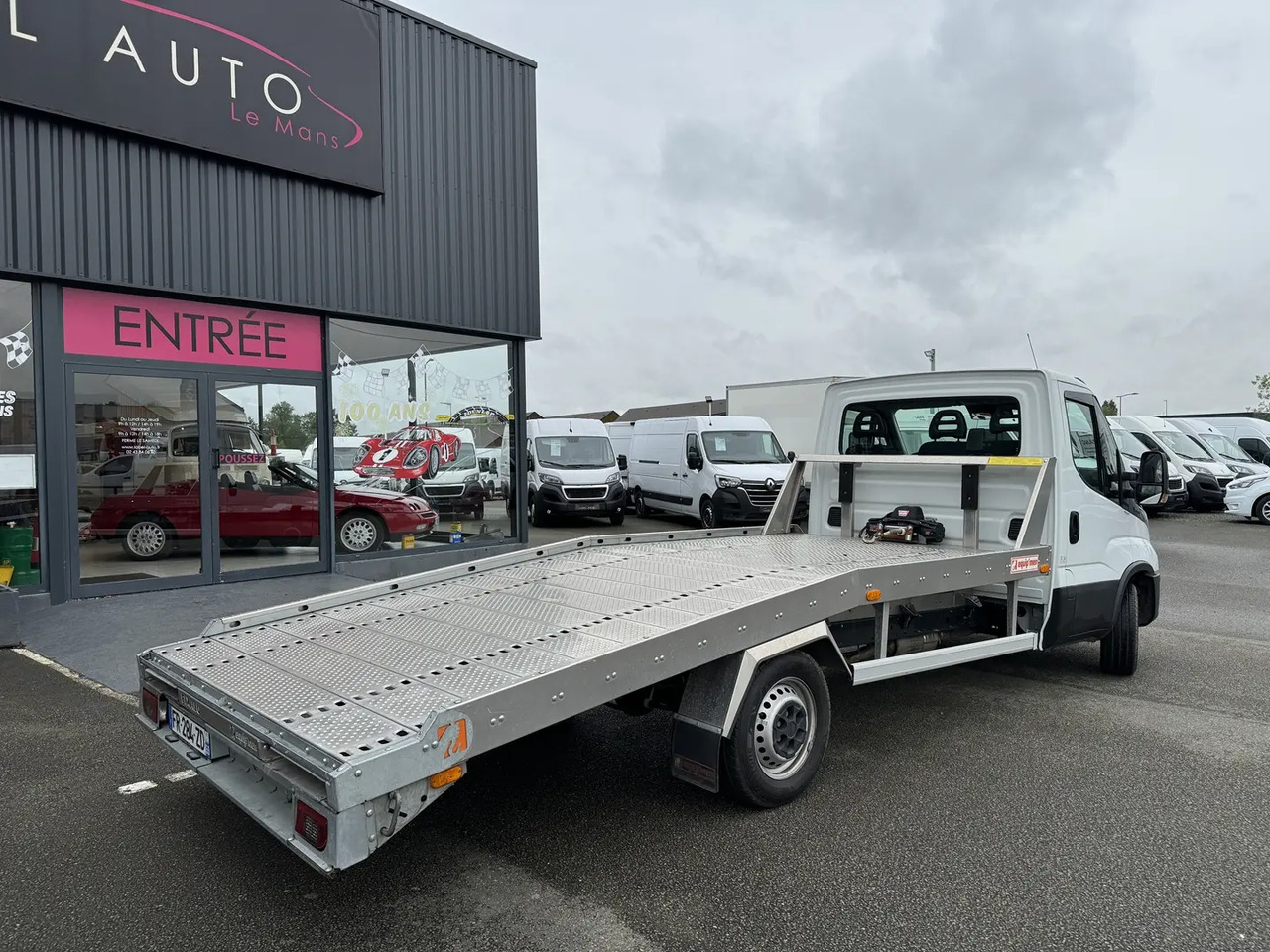 Iveco Daily 35S16H3.0 D EMPATTEMENT 4100 - Grua de remolque autos: foto 5 Iveco Daily 35S16H3.0 D EMPATTEMENT 4100 - Grua de remolque autos: foto 5