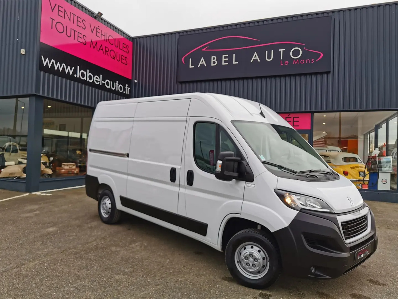 Peugeot Boxer 333 L2H2 2.2 BLUEHDI S&S 140CH ASPHALT - Furgón: foto 1 Peugeot Boxer 333 L2H2 2.2 BLUEHDI S&S 140CH ASPHALT - Furgón: foto 1