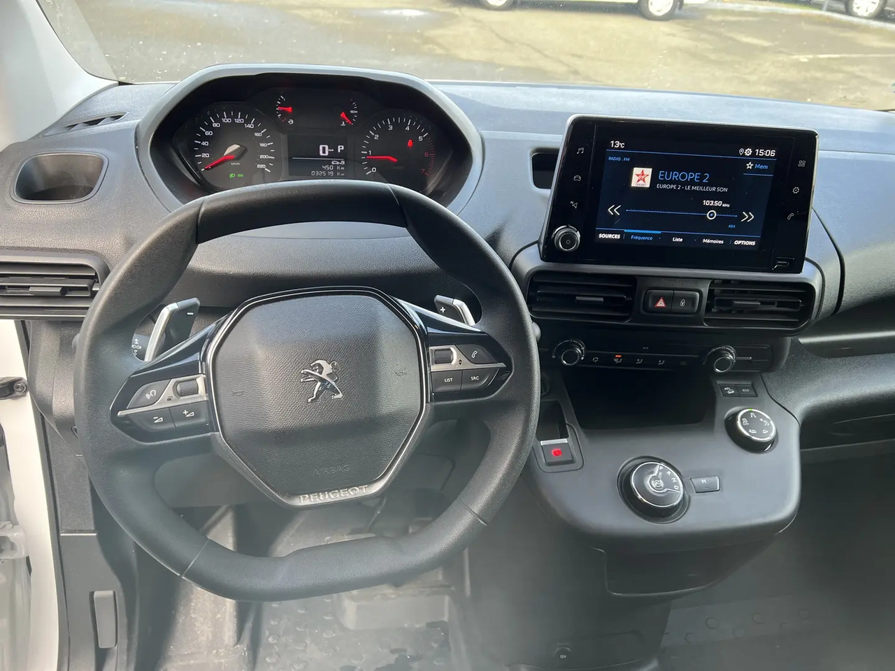 Peugeot Partner STANDARD 650KG BLUEHDI 130CH S&S ASPHALT EAT8 - Furgón: foto 4 Peugeot Partner STANDARD 650KG BLUEHDI 130CH S&S ASPHALT EAT8 - Furgón: foto 4