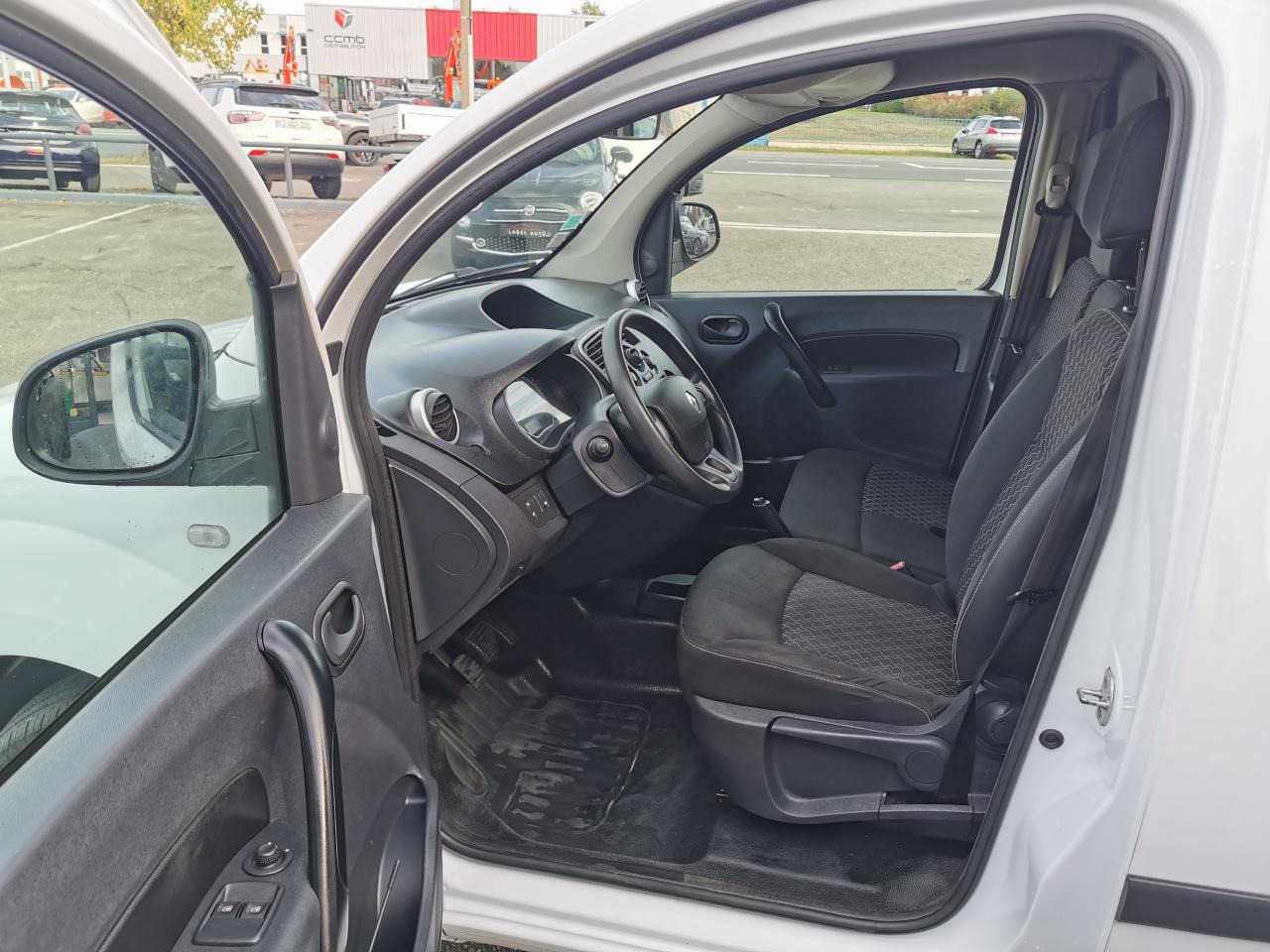 RENAULT Kangoo L1 1.5 Energy dCi - 80 II EXPRESS FOURGON Générique PHASE 2 - Furgón: foto 4 RENAULT Kangoo L1 1.5 Energy dCi - 80 II EXPRESS FOURGON Générique PHASE 2 - Furgón: foto 4