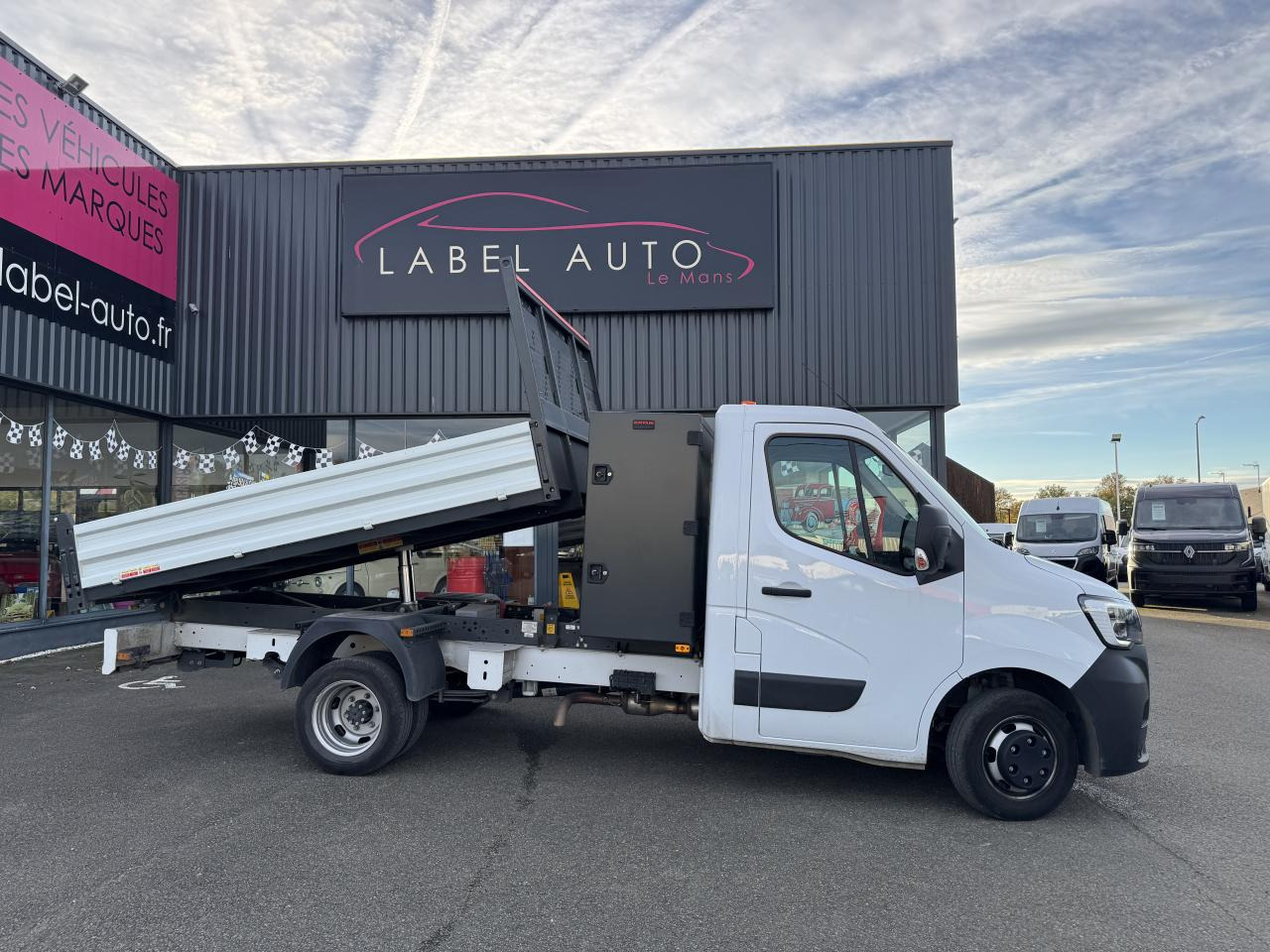 RENAULT MASTER 3T5 BENNE COFFRE RJ 2.3 DCI 145CH PROPULSION - Furgoneta basculante: foto 1 RENAULT MASTER 3T5 BENNE COFFRE RJ 2.3 DCI 145CH PROPULSION - Furgoneta basculante: foto 1