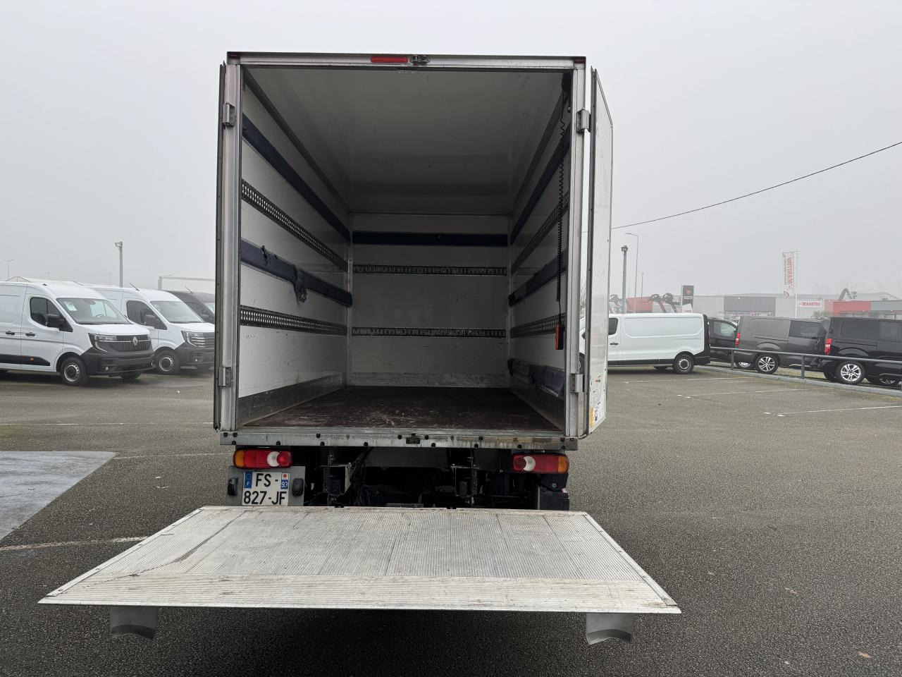 RENAULT MASTER 3T5 CAISSE 20M3 HAYON 2.3 DCI 145CH GRAND CONFORT - Furgoneta caja cerrada: foto 4 RENAULT MASTER 3T5 CAISSE 20M3 HAYON 2.3 DCI 145CH GRAND CONFORT - Furgoneta caja cerrada: foto 4