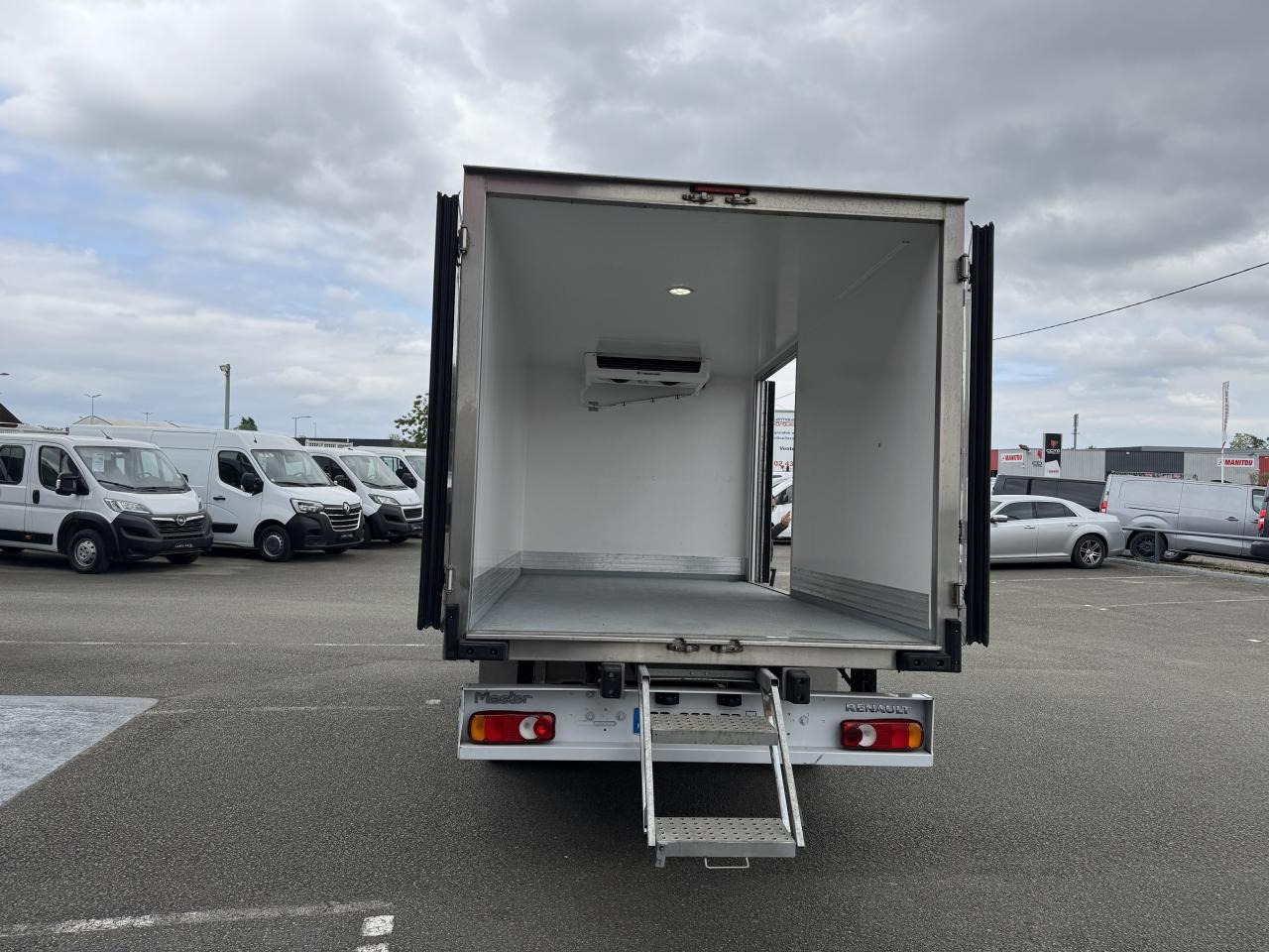 RENAULT MASTER 3T5 CAISSE FRIGO 2.3 DCI 165CH GRAND CONFORT - Furgoneta frigorifica: foto 1 RENAULT MASTER 3T5 CAISSE FRIGO 2.3 DCI 165CH GRAND CONFORT - Furgoneta frigorifica: foto 1