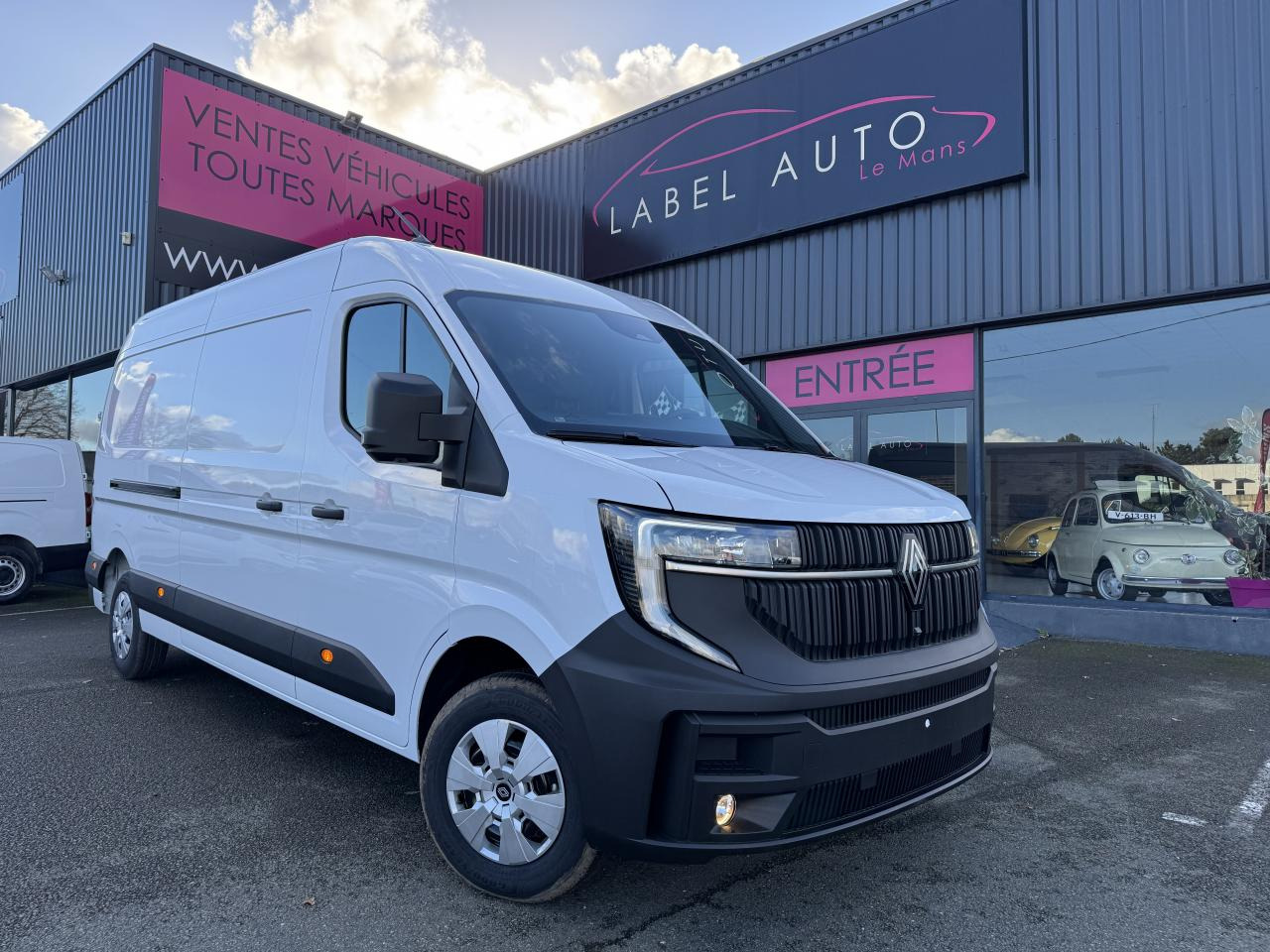 RENAULT Master Extra 3t5 L3H2 2.0 Blue dCi - 150 IV FOURGON Fourgon L3H2 Traction - Furgón: foto 1 RENAULT Master Extra 3t5 L3H2 2.0 Blue dCi - 150 IV FOURGON Fourgon L3H2 Traction - Furgón: foto 1