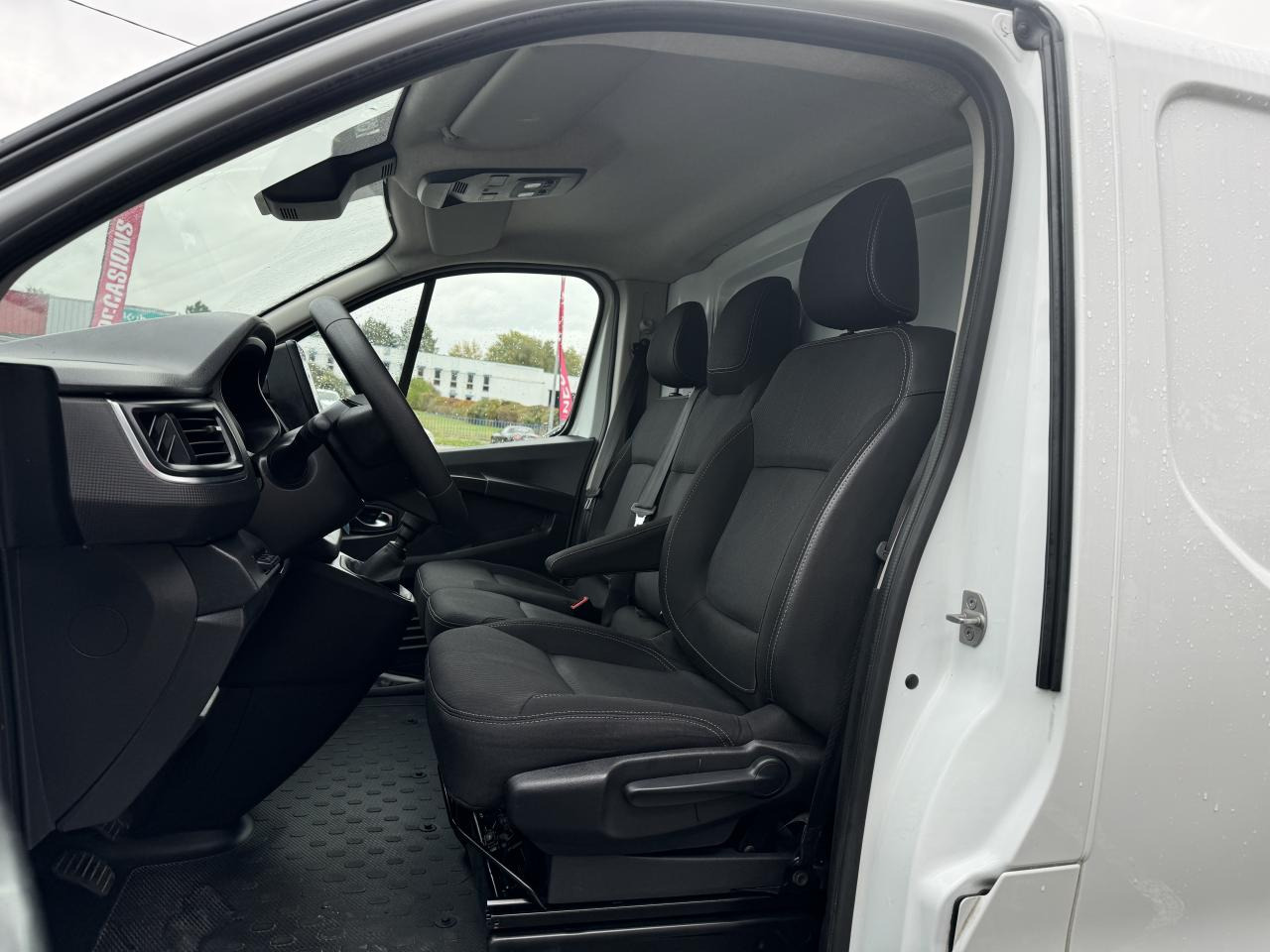 RENAULT TRAFIC L1H1 2.0 DCI 110CH FRIGORIFIQUE - Furgón: foto 4 RENAULT TRAFIC L1H1 2.0 DCI 110CH FRIGORIFIQUE - Furgón: foto 4