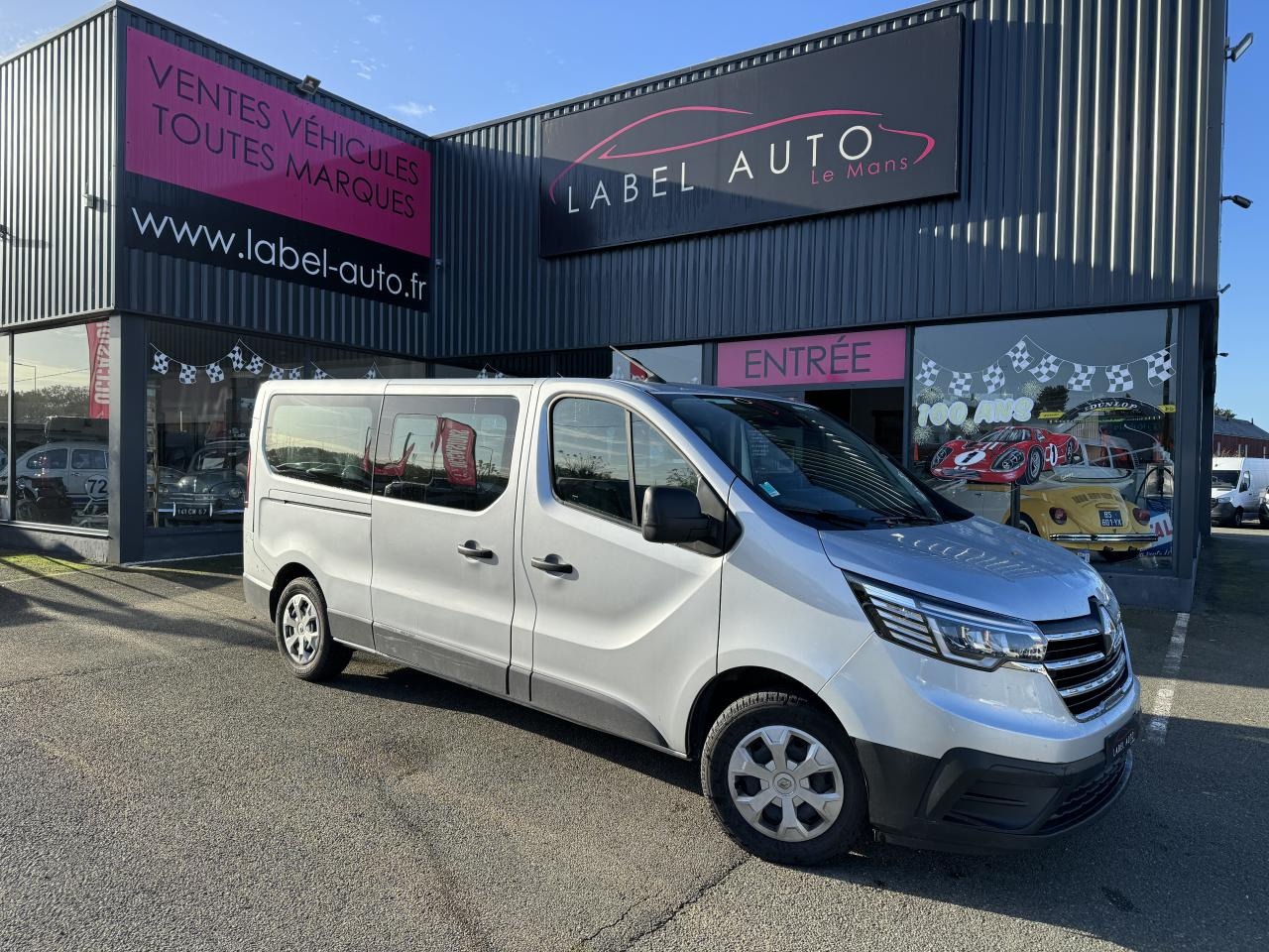 RENAULT Trafic L2 2.0 Energy dCi - 150 - S&S III COMBI Combi Zen L2H1 PHASE 3 - Furgoneta combi: foto 3 RENAULT Trafic L2 2.0 Energy dCi - 150 - S&S III COMBI Combi Zen L2H1 PHASE 3 - Furgoneta combi: foto 3