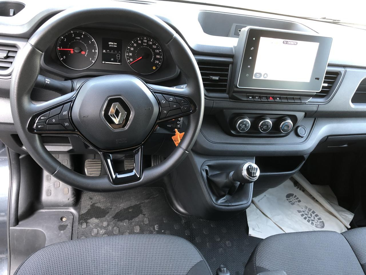 RENAULT Trafic L2 2.0 Energy dCi - 150 - S&S III COMBI Combi Zen L2H1 PHASE 3 - Furgoneta de pasajeros: foto 3 RENAULT Trafic L2 2.0 Energy dCi - 150 - S&S III COMBI Combi Zen L2H1 PHASE 3 - Furgoneta de pasajeros: foto 3