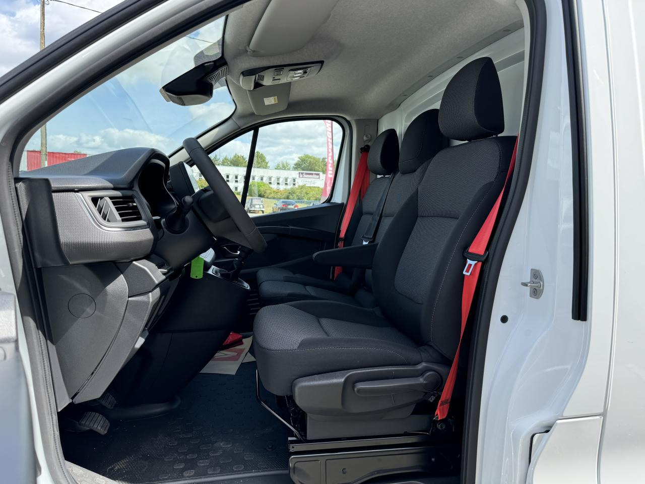 RENAULT Trafic L2H1 3000 Kg 2.0 Blue dCi - 150 2024 III FOURGON Fourgon Advance L2H1 PHASE 3 - Furgón: foto 5 RENAULT Trafic L2H1 3000 Kg 2.0 Blue dCi - 150 2024 III FOURGON Fourgon Advance L2H1 PHASE 3 - Furgón: foto 5